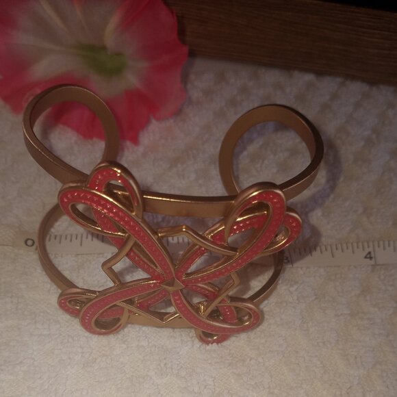 Pink and gold stylish cuff bracelet - Picture 9 of 12